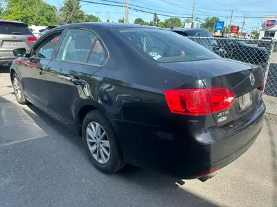 2013 Volkswagen Jetta Automatique 159 000 KM . TRÈS PROPRE POUR L'ANNÉE . PNEUS D'ÉTÉ NOKIAN NEUFS ....