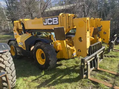 2018 JCB 512-56 with 4900 Hours, 12000LB lift capacity to 56’, Cab, heat, A/C, Front hydraulics, 4 W...