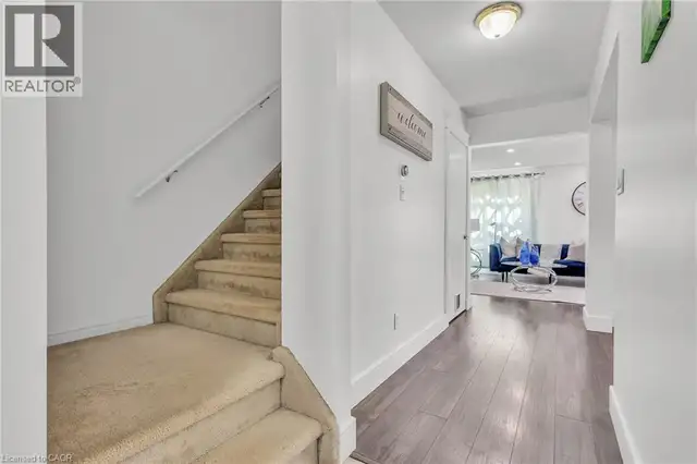 425 ERINBROOK Drive Kitchener, Ontario in Houses for Sale in Kitchener / Waterloo - Image 7