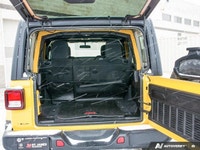 * Command-Trac 4x4 System * Automatic halogen headlamps and fog lamps * Cloth seats with Sahara logo... (image 9)