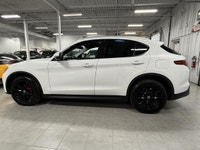 Découvrez ce magnifique Alfa Romeo Stelvio AWD 2018, un VUS de luxe qui se démarque par son design i... (image 7)