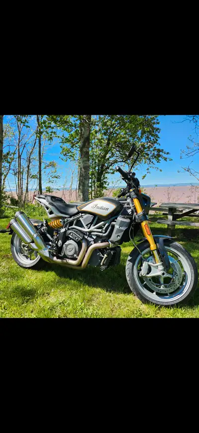6 FULL YEARS WARRANTY REMAINING ( UNTIL NOVEMBER 15TH 2030 ) FTR Carbon R 1200cc - Cruise Control -...