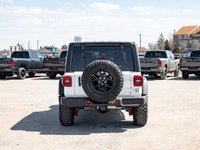 Welcome to Barrie Dodge Chrysler Jeep. QUICK ORDER PACKAGE 24W WILLYS -inc: Engine: 3.6L Pentastar V... (image 6)
