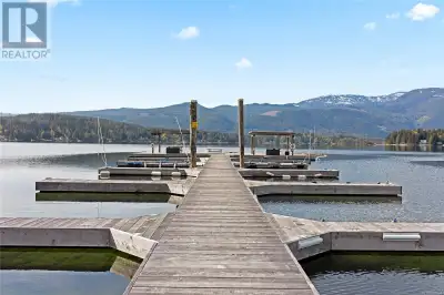 Welcome to The Maples, built in 2011, an idyllic lakefront community where lakefront living meets im...