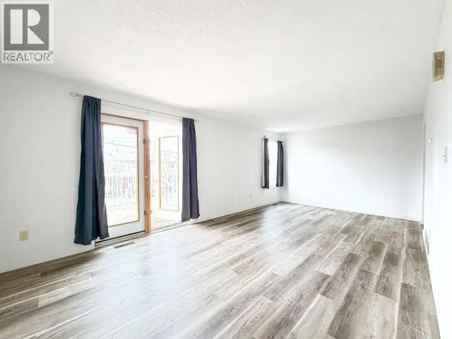 18-20 HARPER STREET Faro, Yukon in Houses for Sale in Whitehorse - Image 8