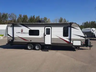 This AR-ONE MAXX travel trailer 26BH by Starcraft RV is the perfect trailer for those with a larger...