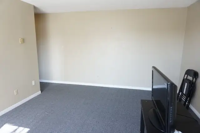122 Princess Street - Large apartment in the heart of downtown! in Long Term Rentals in Kingston - Image 12