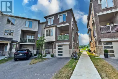 Discover This exceptional corner-unit Townhome Offering 4+2 bedrooms and 6 Bathrooms located in one...