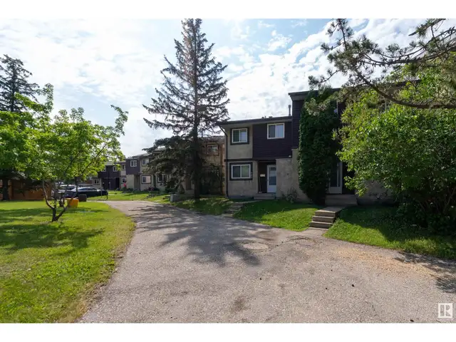 942 LAKEWOOD ROAD N NW Edmonton, Alberta62864392371457121