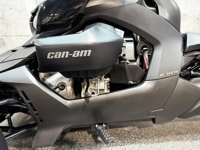 2021 Can-Am Ryker 900 ACE | Valise in Street, Cruisers & Choppers in Saguenay - Image 8