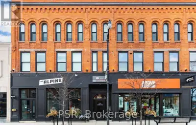 Spacious Hard Loft - Located In The Heart Of The Junction! Offering Exposed Brick Feature Walls, Soa...