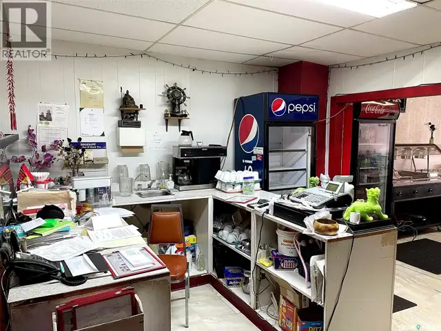 407 Main STREET Gravelbourg, Saskatchewan in Commercial & Office Space for Sale in Moose Jaw - Image 11
