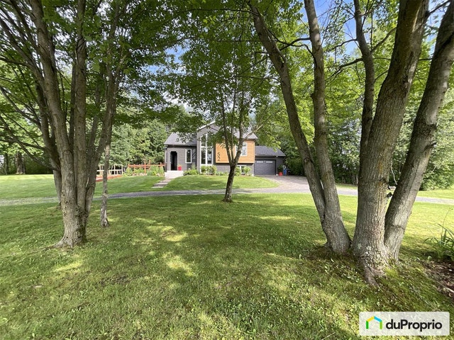 $699,000 - Split Level for sale in Granby — photo 2