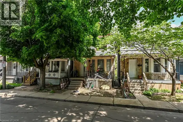 55 FRANCIS Street Hamilton, Ontario in Houses for Sale in Mississauga / Peel Region - Image 4