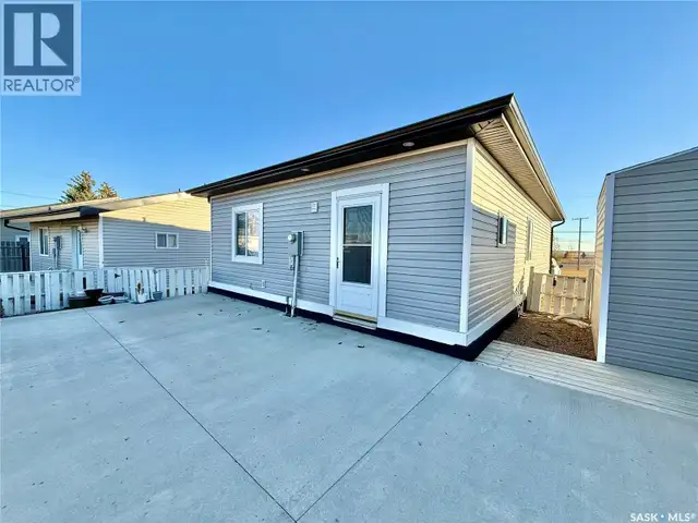 106 7th STREET W Kindersley, Saskatchewan in Houses for Sale in Saskatoon - Image 4