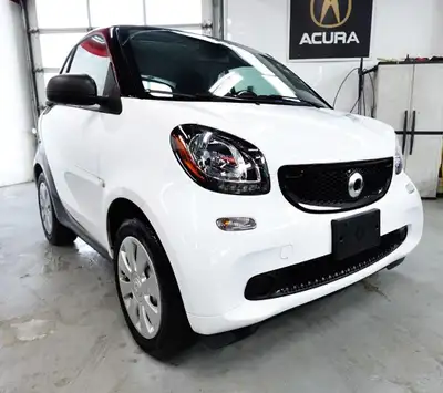 2017 SMART FOR TWO,SUPER CLEAN VERY LOW KM FOR YEAR,NO ACCIDENT, Very Clean Unit, 3 Cylinder 1.0 L A...