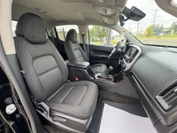 This vehicle is equipped with : 2.8L 4 cylinder engine in.Duramax turbo-dieselin. Tow Package - Hitc... (image 9)