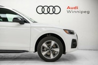 This Audi Q5 boasts a Intercooled Turbo Gas/Electric I-4 2.0 L/121 engine powering this Automatic tr... (image 4)