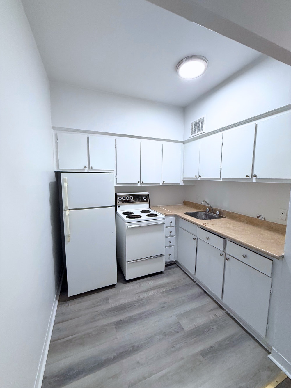 175 Sherbrooke O — photo 2