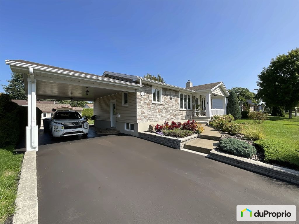 $485,000 - Bungalow for sale in Sorel-Tracy — photo 1