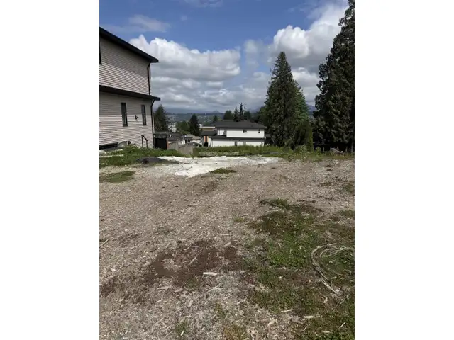 13875 114 AVENUE Surrey, British Columbia in Land for Sale in Richmond - Image 2