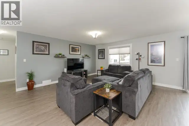 9060 TATLOW PLACE Prince George, British Columbia in Houses for Sale in Prince George - Image 5