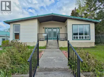 Opportunity knocks with this spacious and feature-packed property offering exceptional income potent...