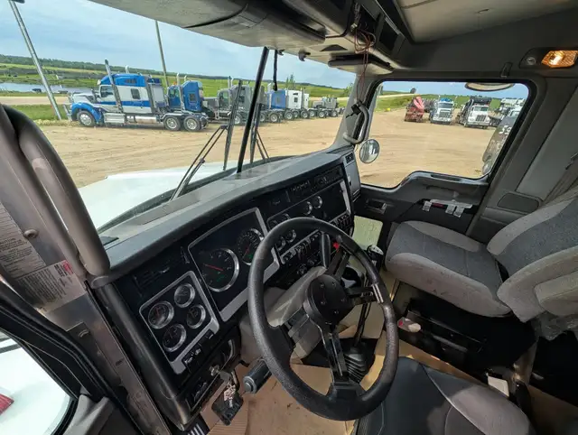 2008 KENWORTH T800 in Heavy Trucks in Saskatoon - Image 19
