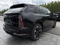 55 Diagonal HD Curved Front Display | e-AWD | Sport 1 Package | Super Cruise Equipped | 4-Wheel Stee... (image 8)