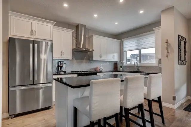 PRICE DROP! STUNNING END UNIT SETON TOWNHOUSE WITHOUT CONDO FEES63347541619715124