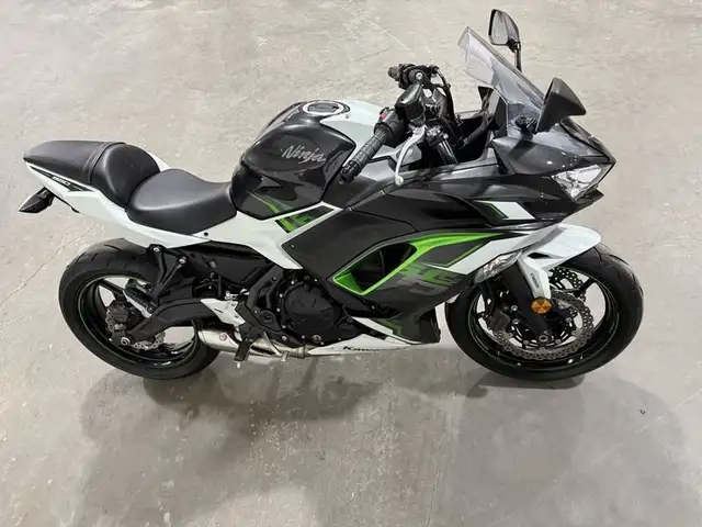 2022 Kawasaki Ninja 650 Pearl Robotic White in Sport Bikes in St. Albert - Image 7