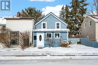 Welcome to charming Gananaque ! This 2 storey home offers a solid opportunity for buyers looking to...