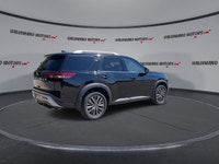 // ACCIDENT FREE!! // Meet the 2024 Nissan Pathfinder SL 4WD, a well-equipped used SUV built for bus... (image 7)