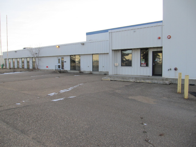 99 Canola Avenue, North Battleford  SK952962 dans Espaces commerciaux et bureaux à vendre  à Saskatoon