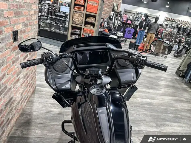 2026 Harley-Davidson ROAD GLIDE in Sport Touring in Calgary - Image 12