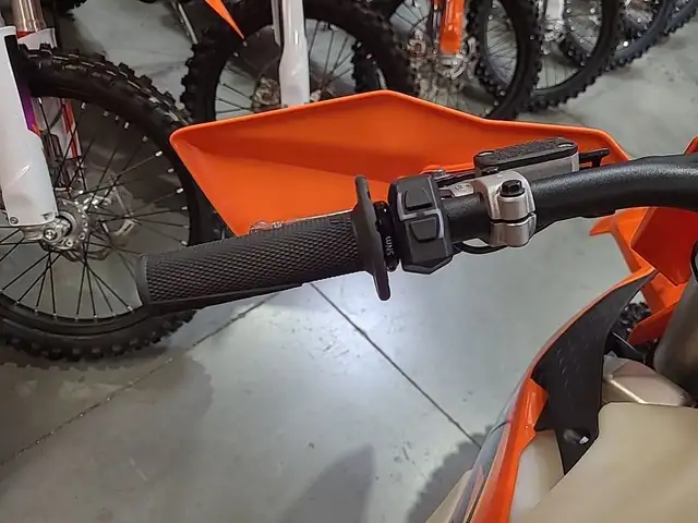 2025 KTM XC 300 in Dirt Bikes & Motocross in Calgary - Image 13