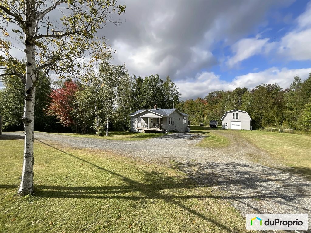 $590,000 - Bungalow for sale in St-Denis-De-Brompton — photo 1