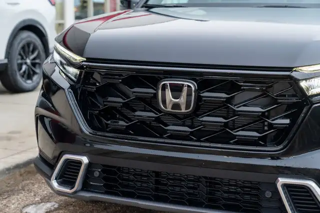 2026 Honda CR-V Hybrid Touring in Cars & Trucks in Edmonton - Image 4