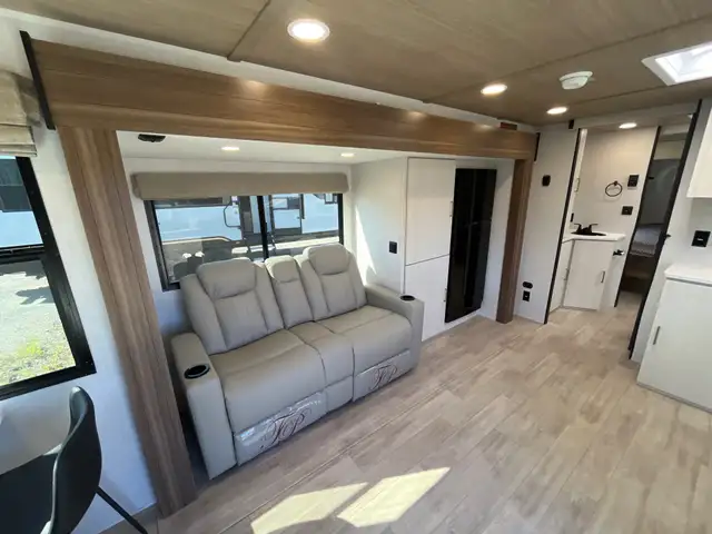 2026 Forest River VIBE in Travel Trailers & Campers in Terrace - Image 11