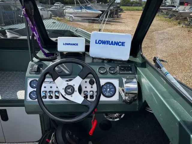 2015 KingFisher 2175 Torrent in Powerboats & Motorboats in Edmonton - Image 14