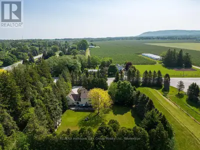 Georgian Bay Real Estate: Beautiful Country Home in Clarksburg, Blue Mountains Real Estate Discover...
