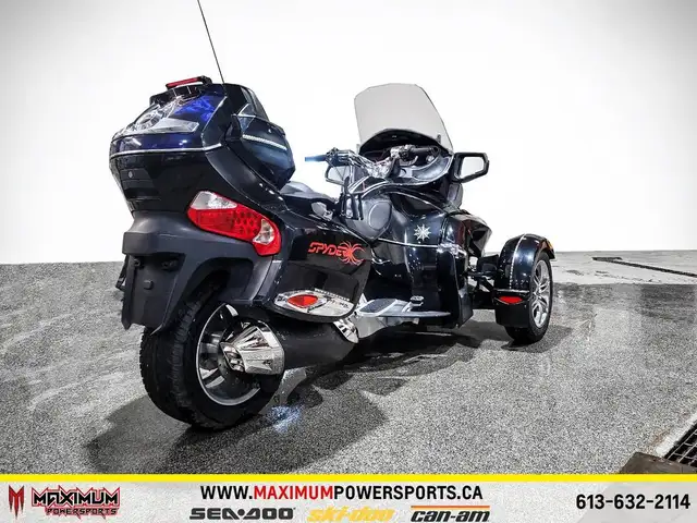 2010 Can-Am SPYDER RT S in Street, Cruisers & Choppers in Ottawa - Image 4