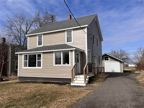 106 Queen Street in Houses for Sale in Truro - Image 2