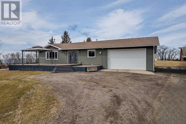 39016 Range Road 251 Rural Lacombe County, Alberta in Houses for Sale in Red Deer - Image 2