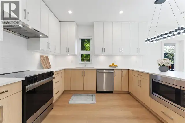 842 ST. DENIS AVENUE North Vancouver, British Columbia in Condos for Sale in North Shore - Image 8