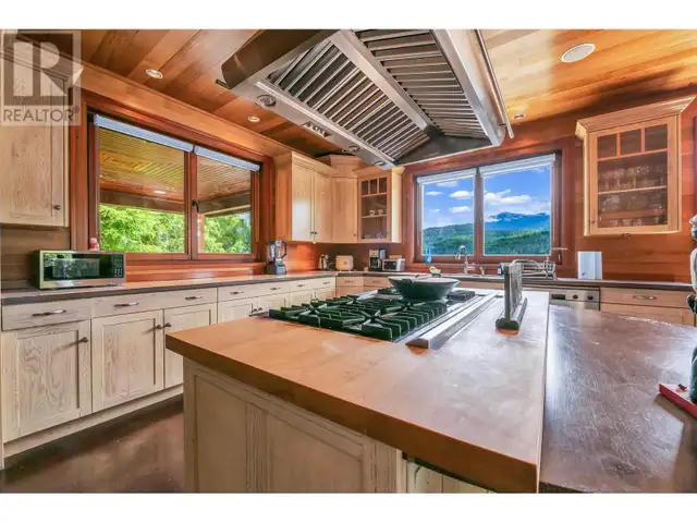 15781 EAST EGMONT SHORELINE Egmont, British Columbia in Houses for Sale in Sunshine Coast - Image 19