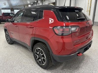 2025 Jeep Compass Trailhawk TRAILHAWK ELITE | SUNROOF | ALPINE SOUND | REMOTE 4WD. Red Hot Pearlcoat... (image 4)