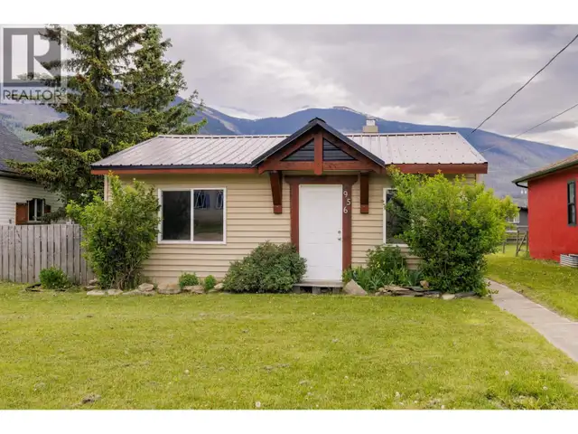 956 4TH AVENUE McBride, British Columbia in Houses for Sale in Quesnel - Image 3