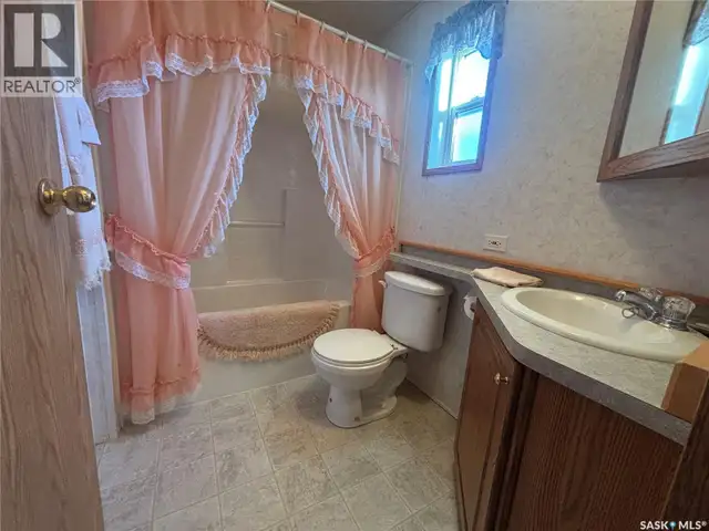 33 Cypress Mobile Home PARK Maple Creek, Saskatchewan in Houses for Sale in Swift Current - Image 34