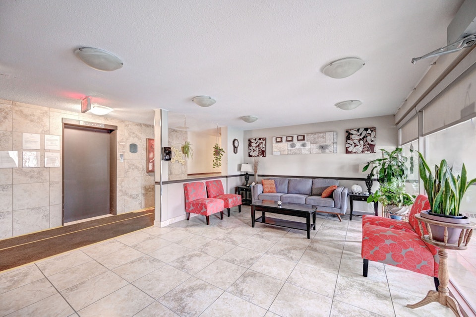 The White House Apartments - 1 Bedroom, 1 Bath Apartment for Ren 4